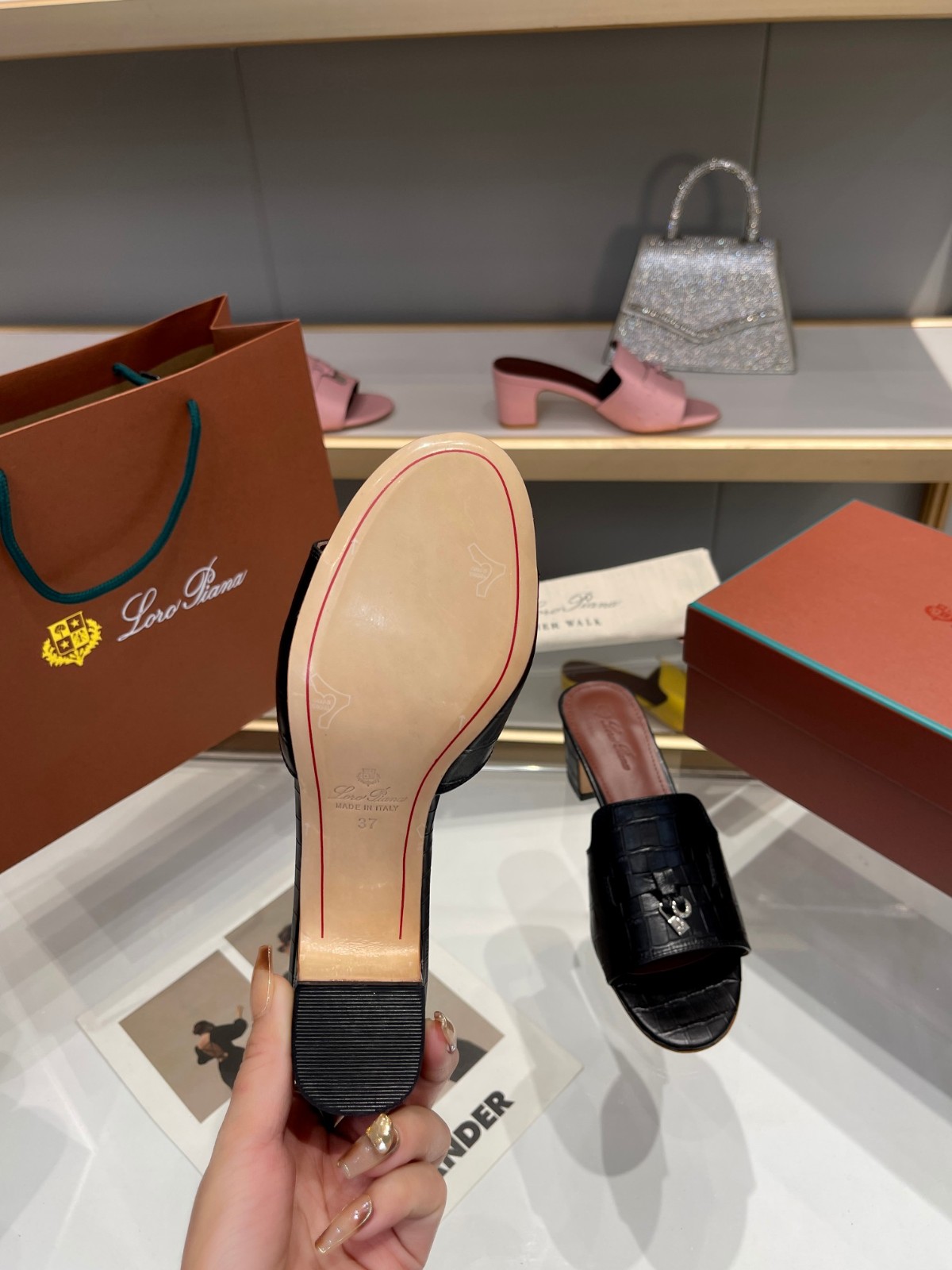 192 SIZE 35-42