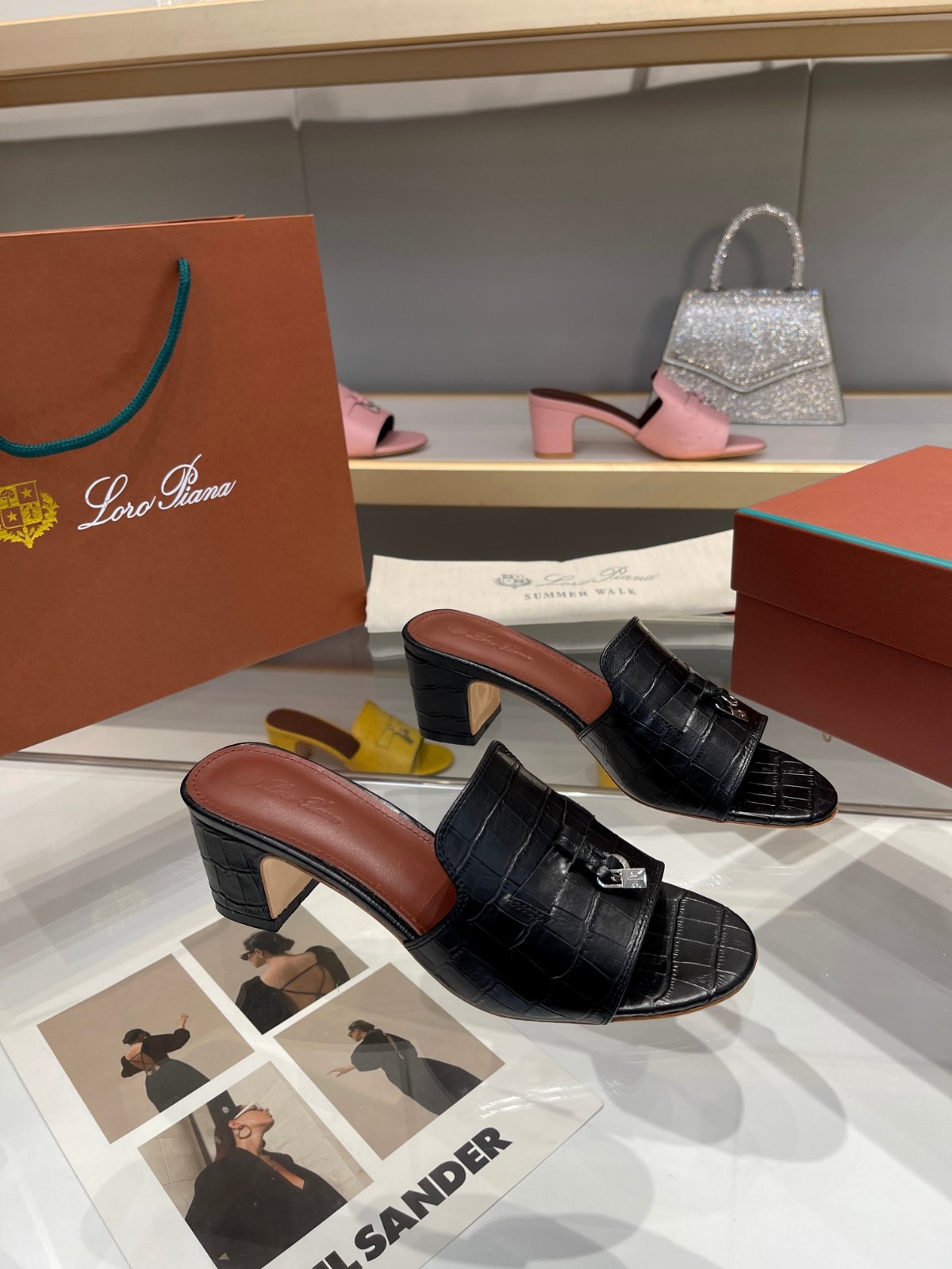 192 SIZE 35-42