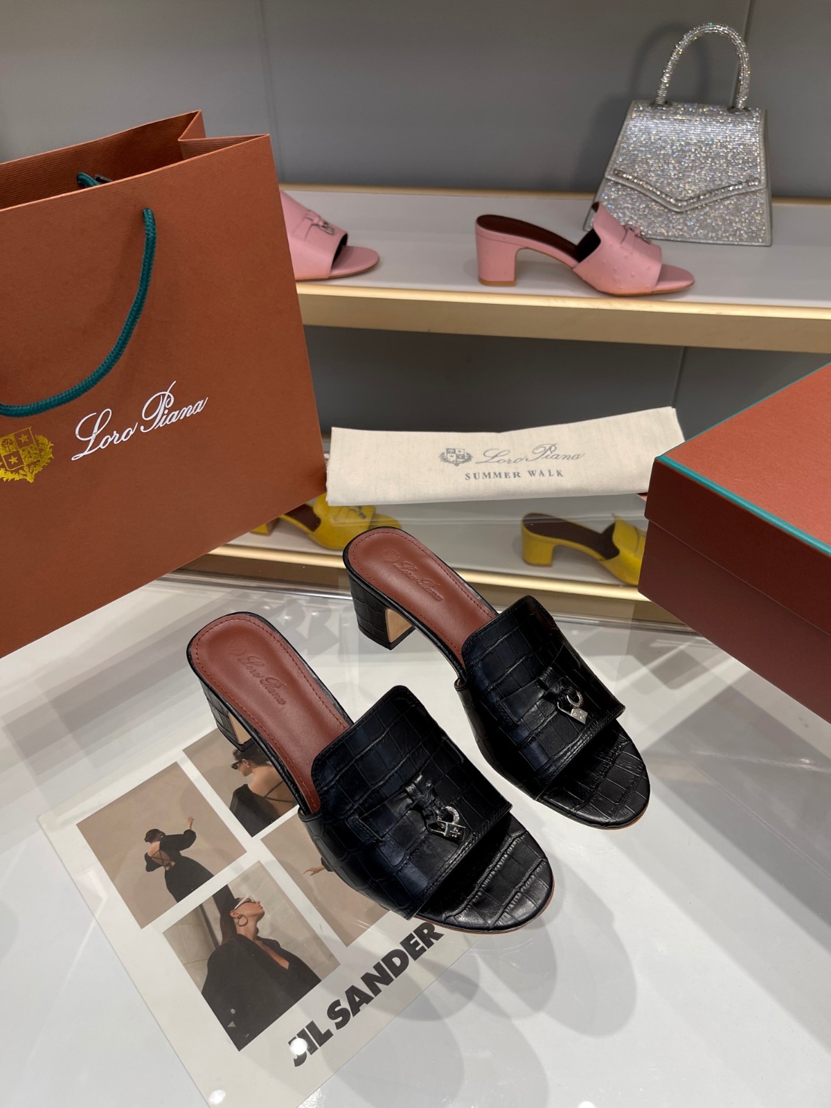 192 SIZE 35-42