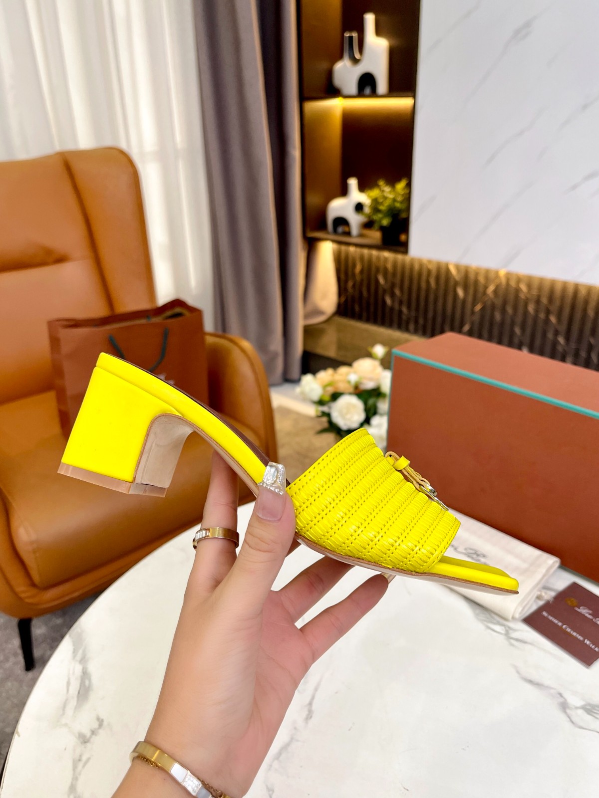 183 32123109 SIZE 35-42
