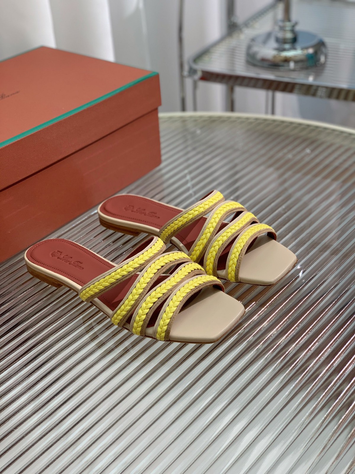 155 31123104 SIZE 35-41