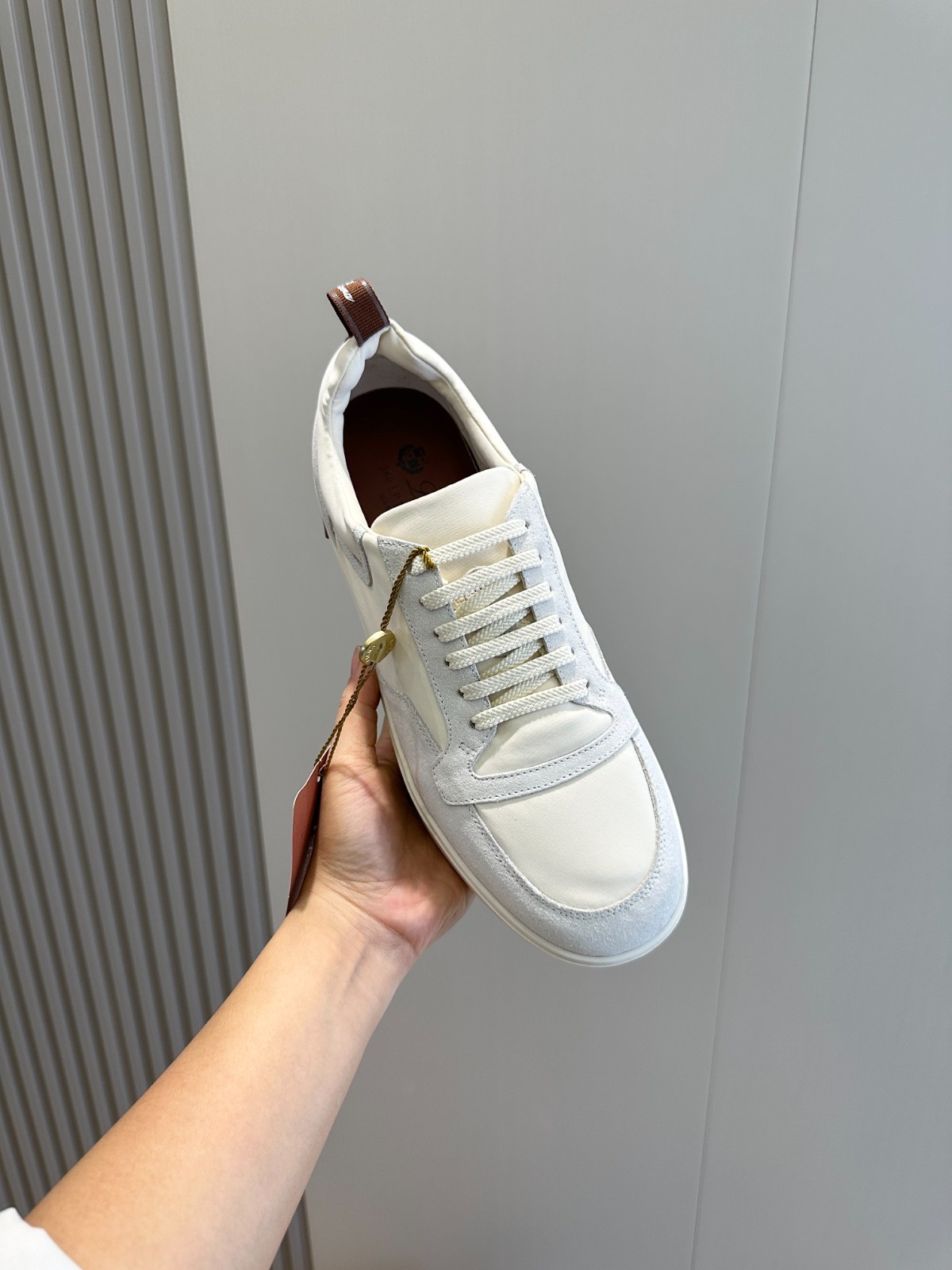 089 42123132 SIZE 38-45