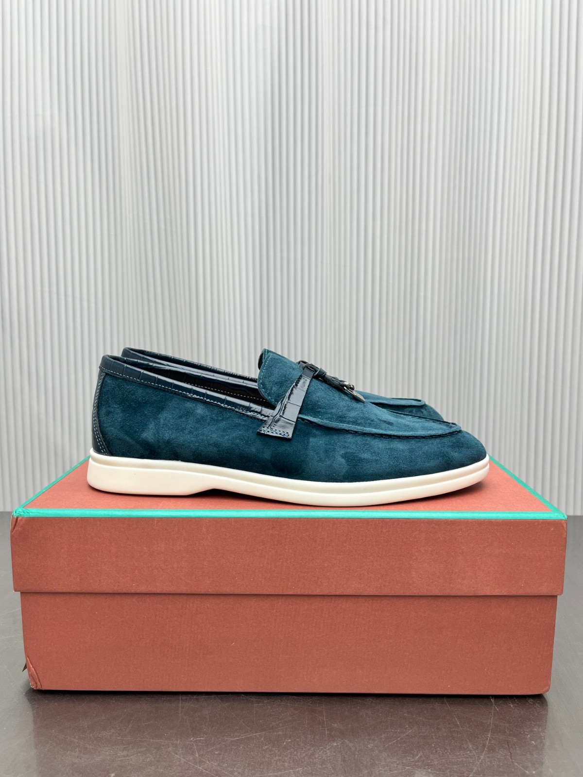 004 34123113 SIZE 35-45