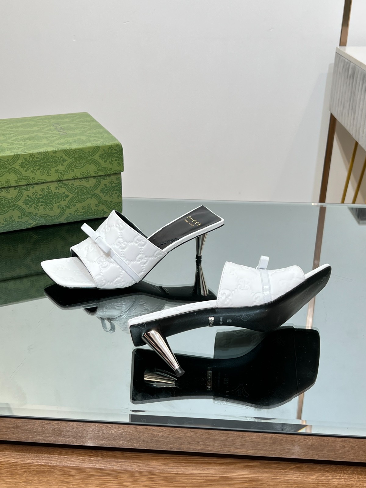 020 28123099   SIZE 35-41