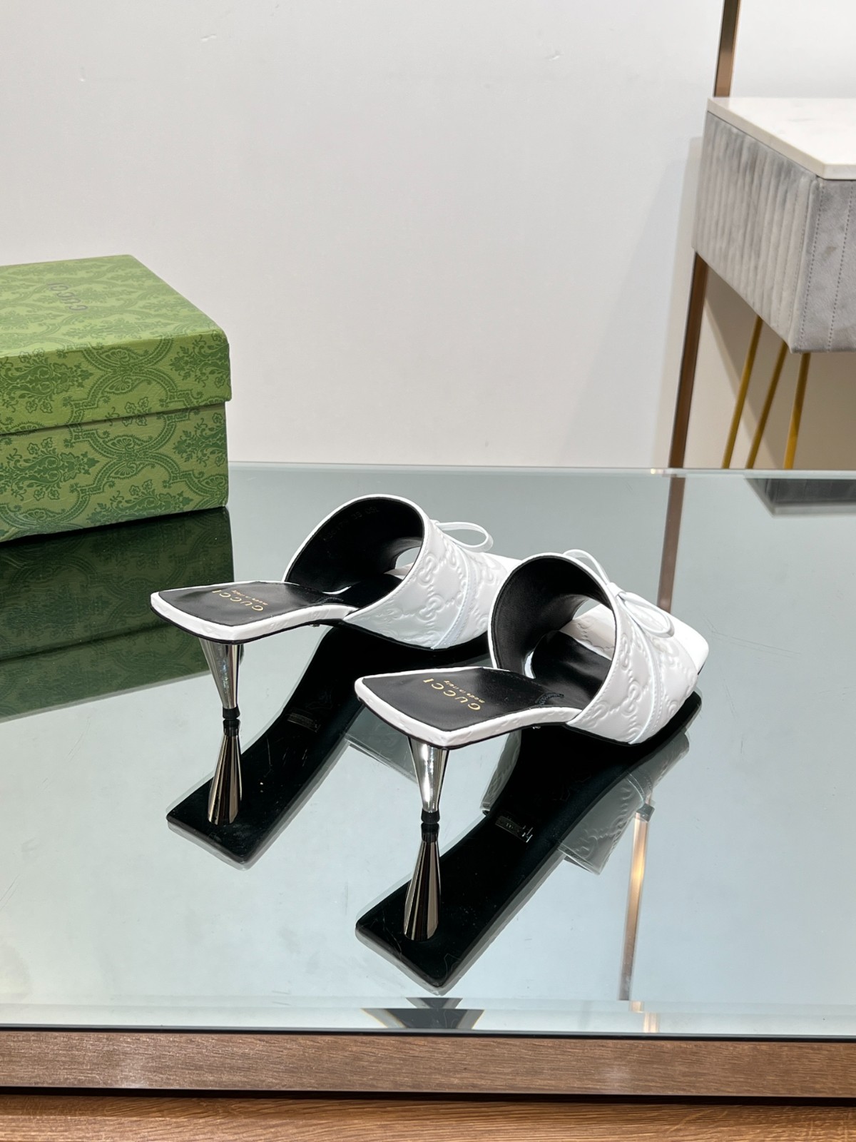 020 28123099   SIZE 35-41