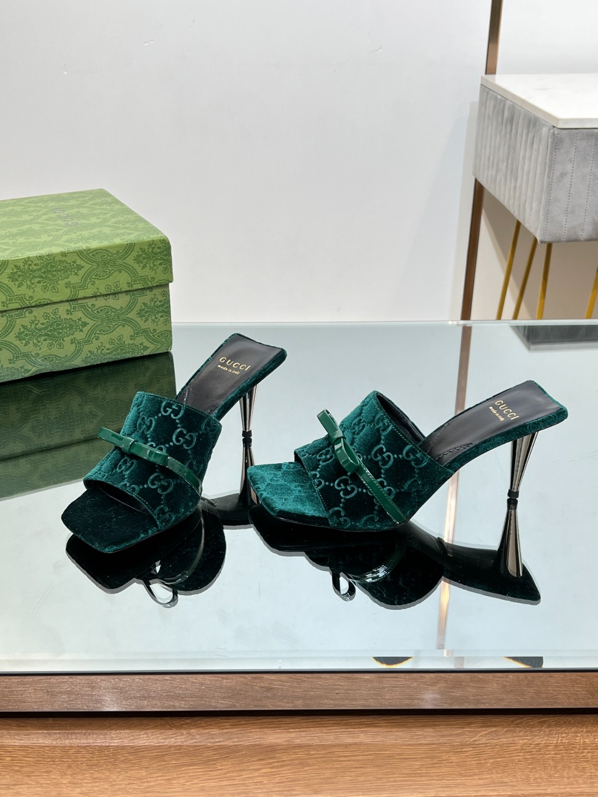011 28123099   SIZE 35-41