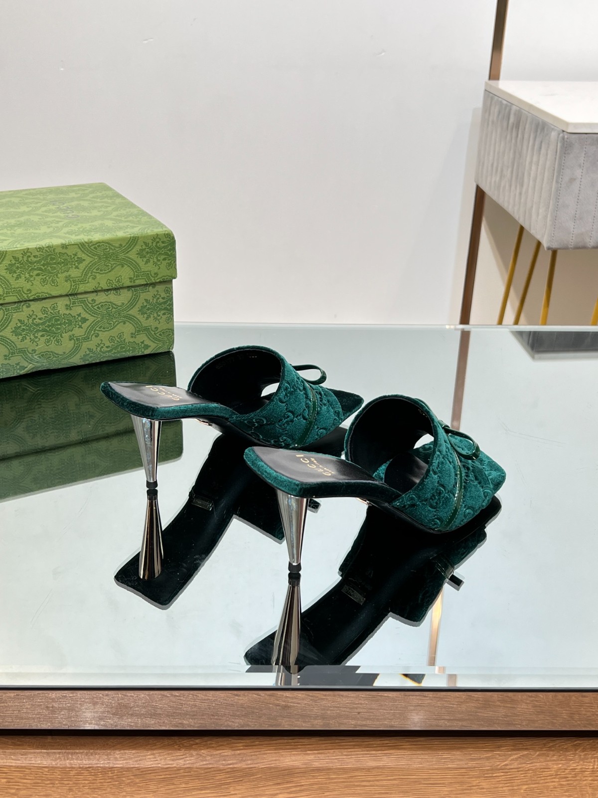 011 28123099   SIZE 35-41