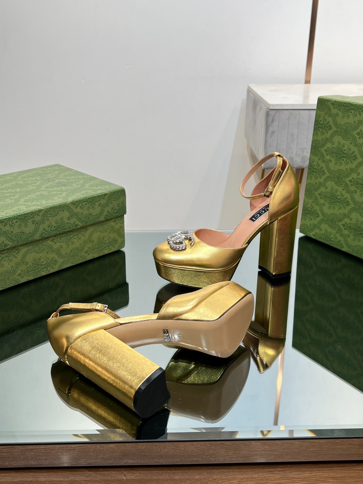 009 40123130 SIZE 35-46