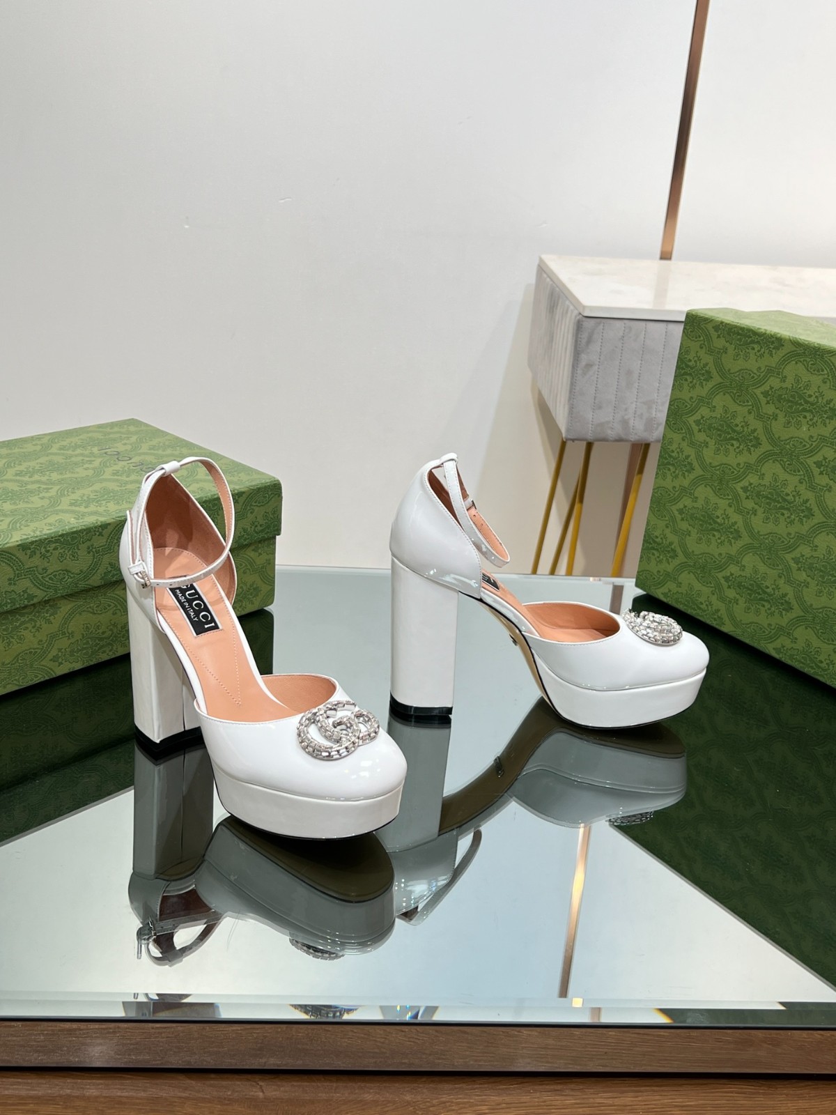 006 40123130   SIZE 35-42