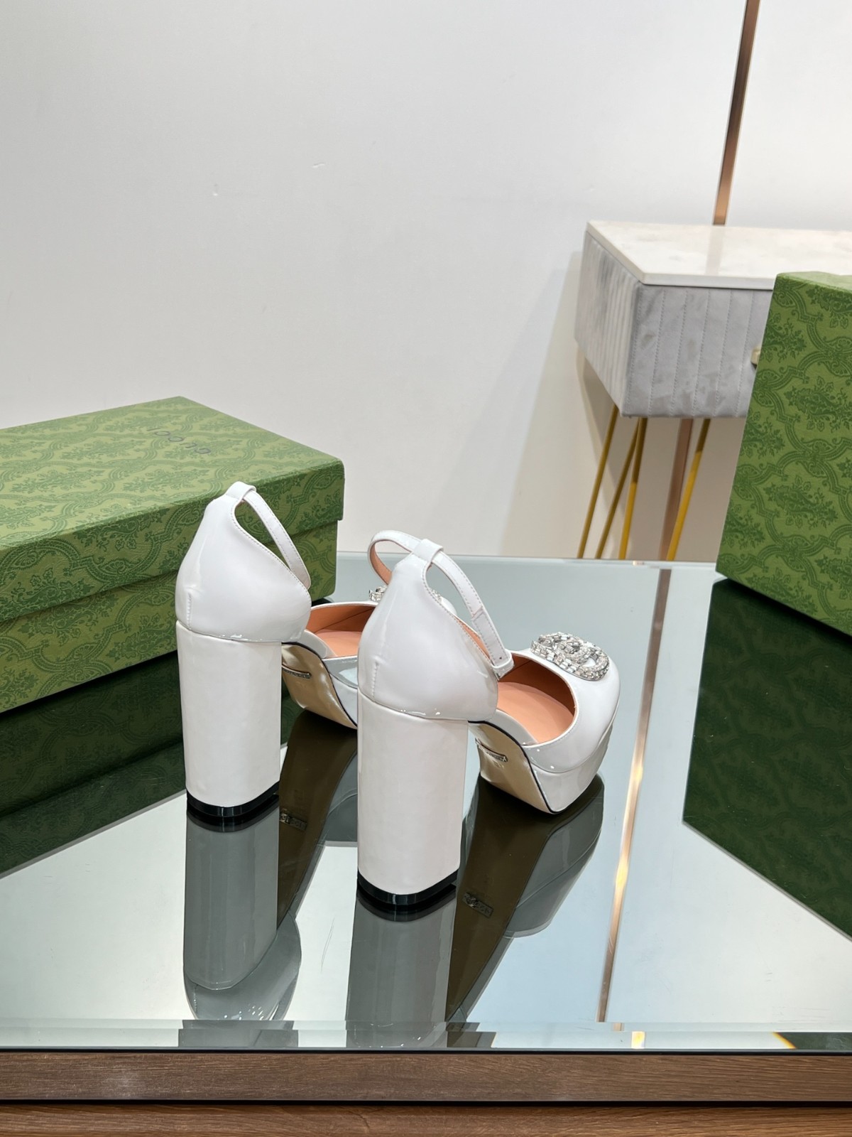 006 40123130   SIZE 35-42