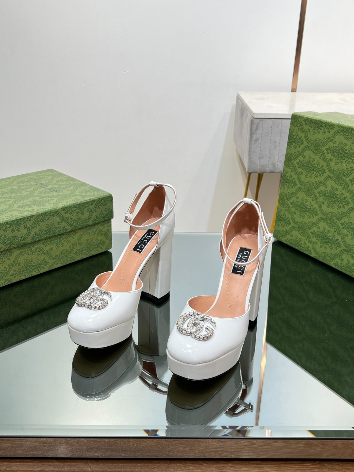 006 40123130   SIZE 35-42