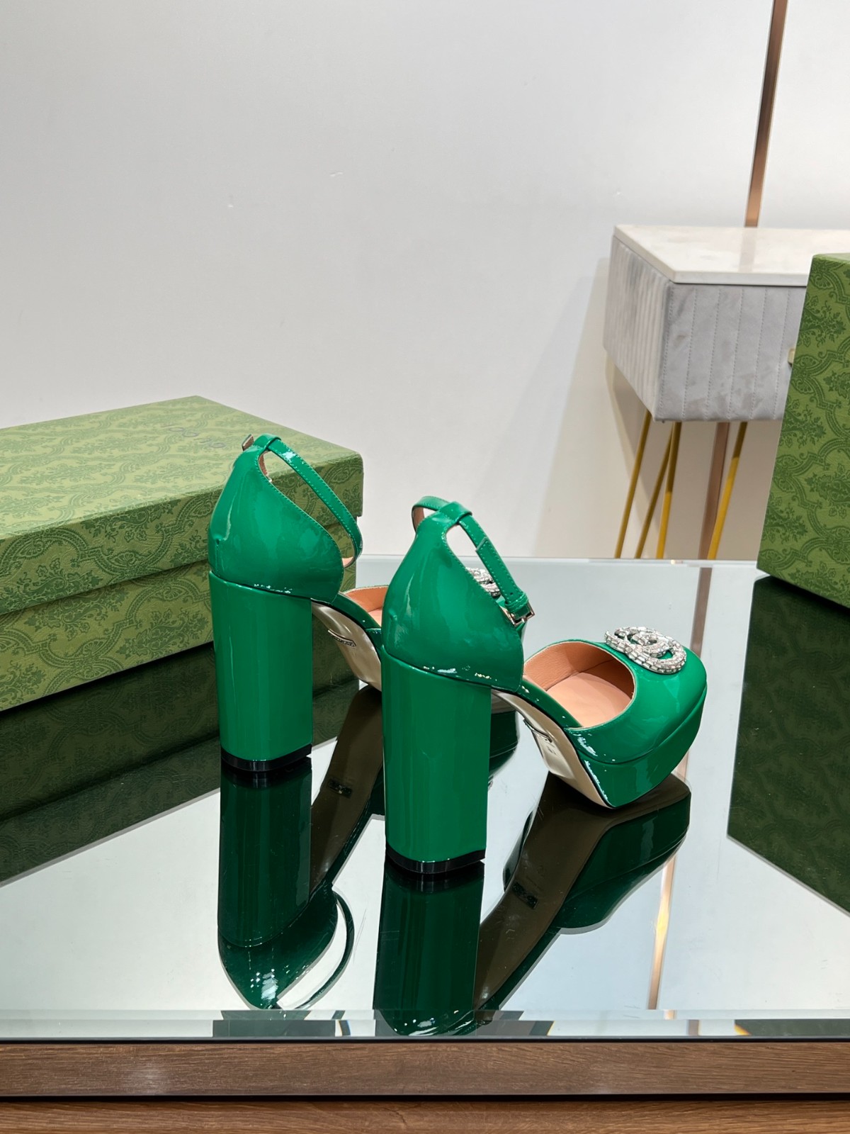 005 40123130 SIZE 35-46