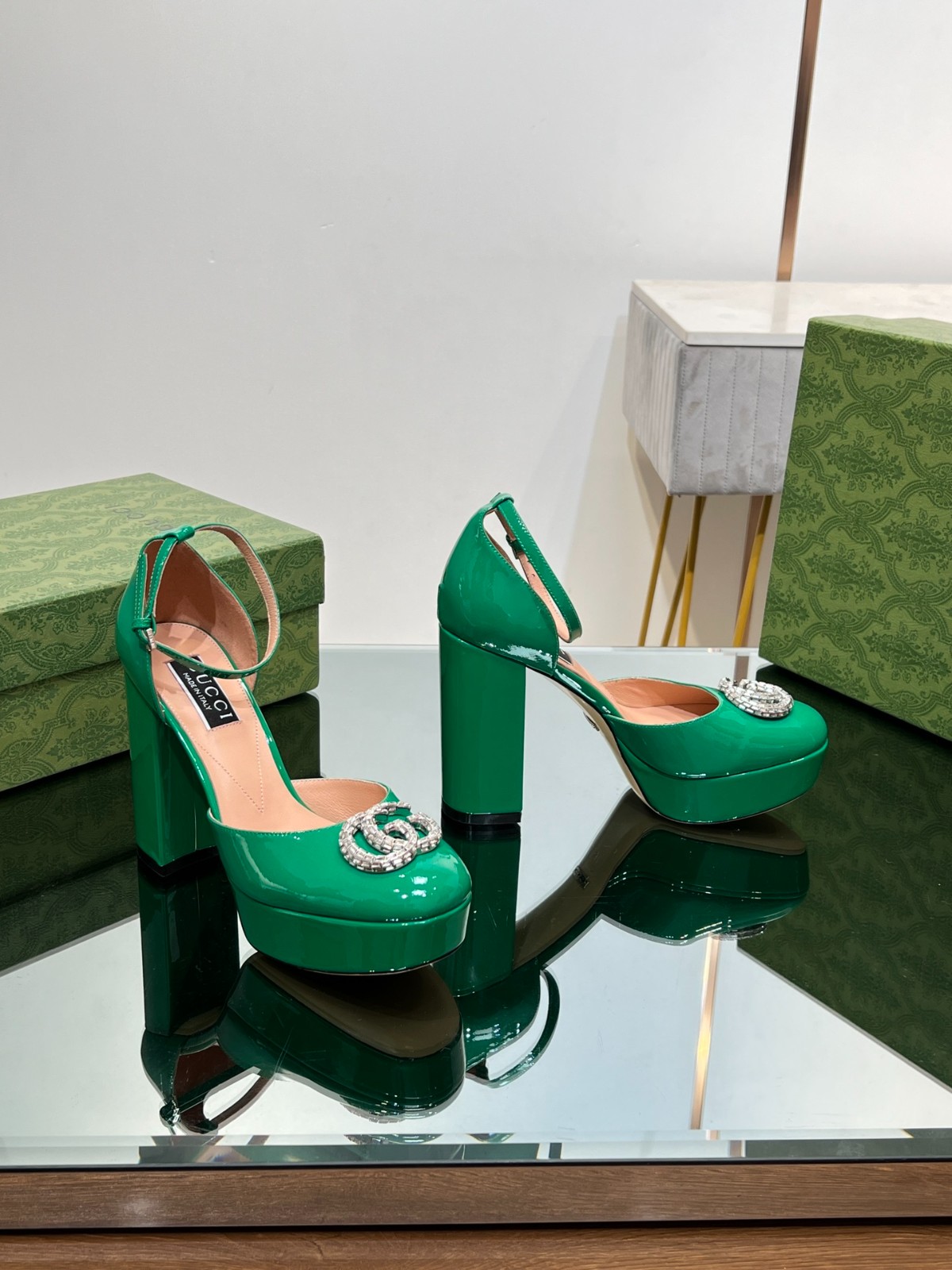 005 40123130 SIZE 35-46