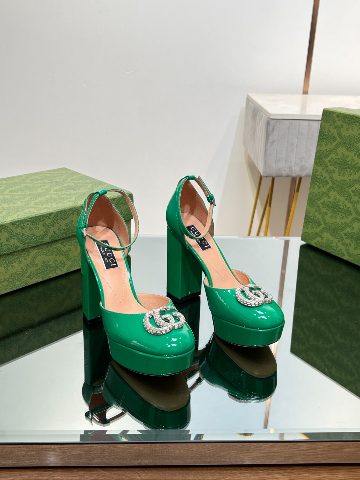 005 40123130 SIZE 35-46