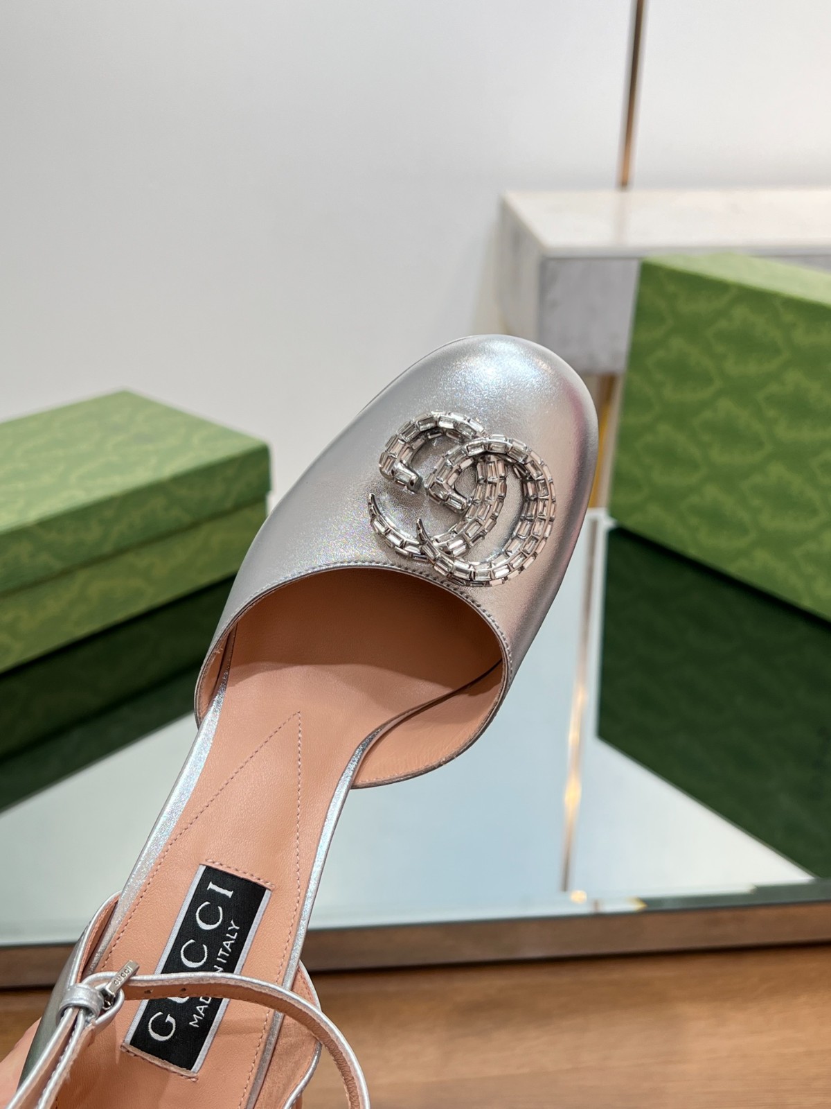 004 40123130 SIZE 35-46