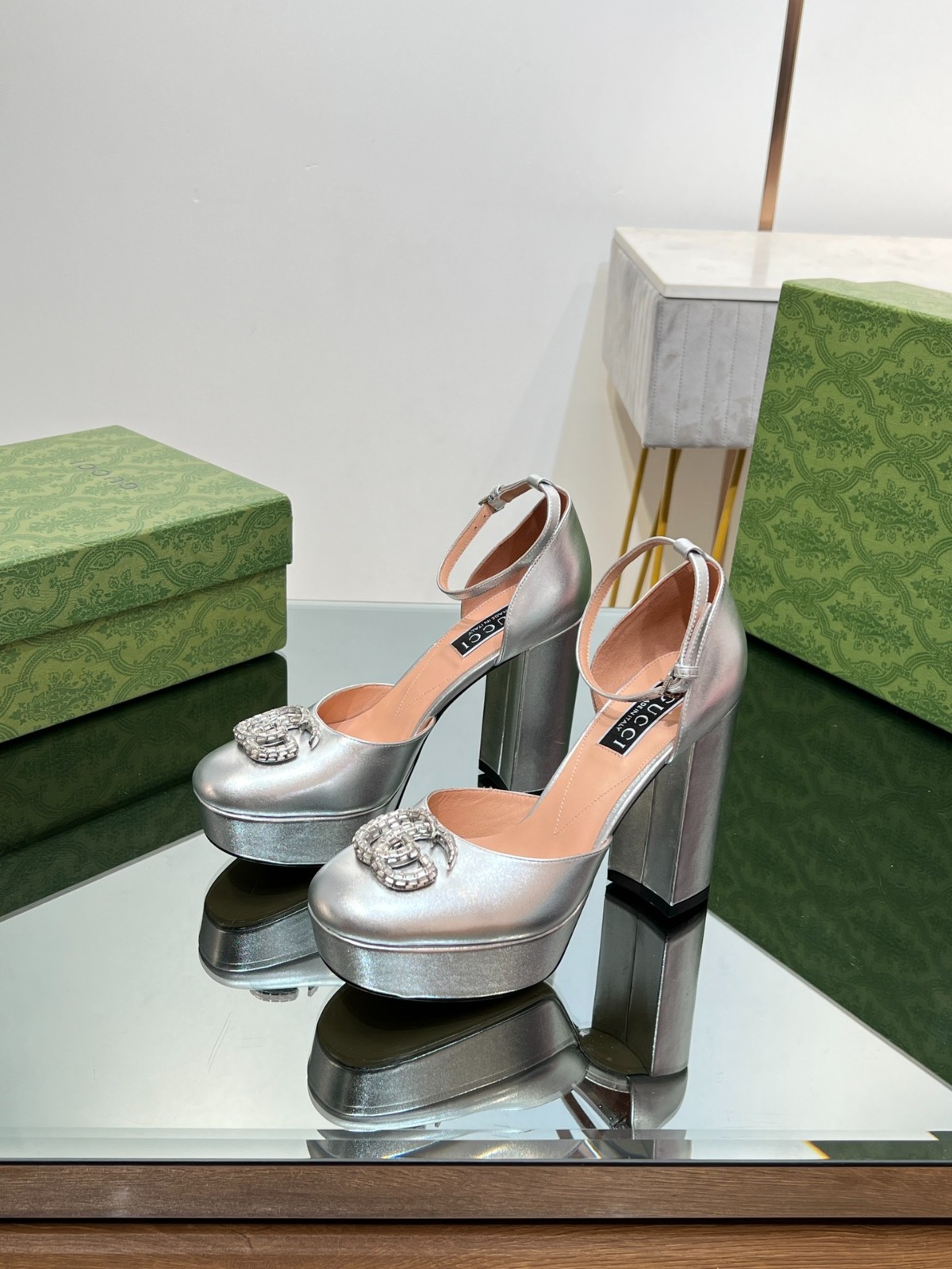 004 40123130 SIZE 35-46