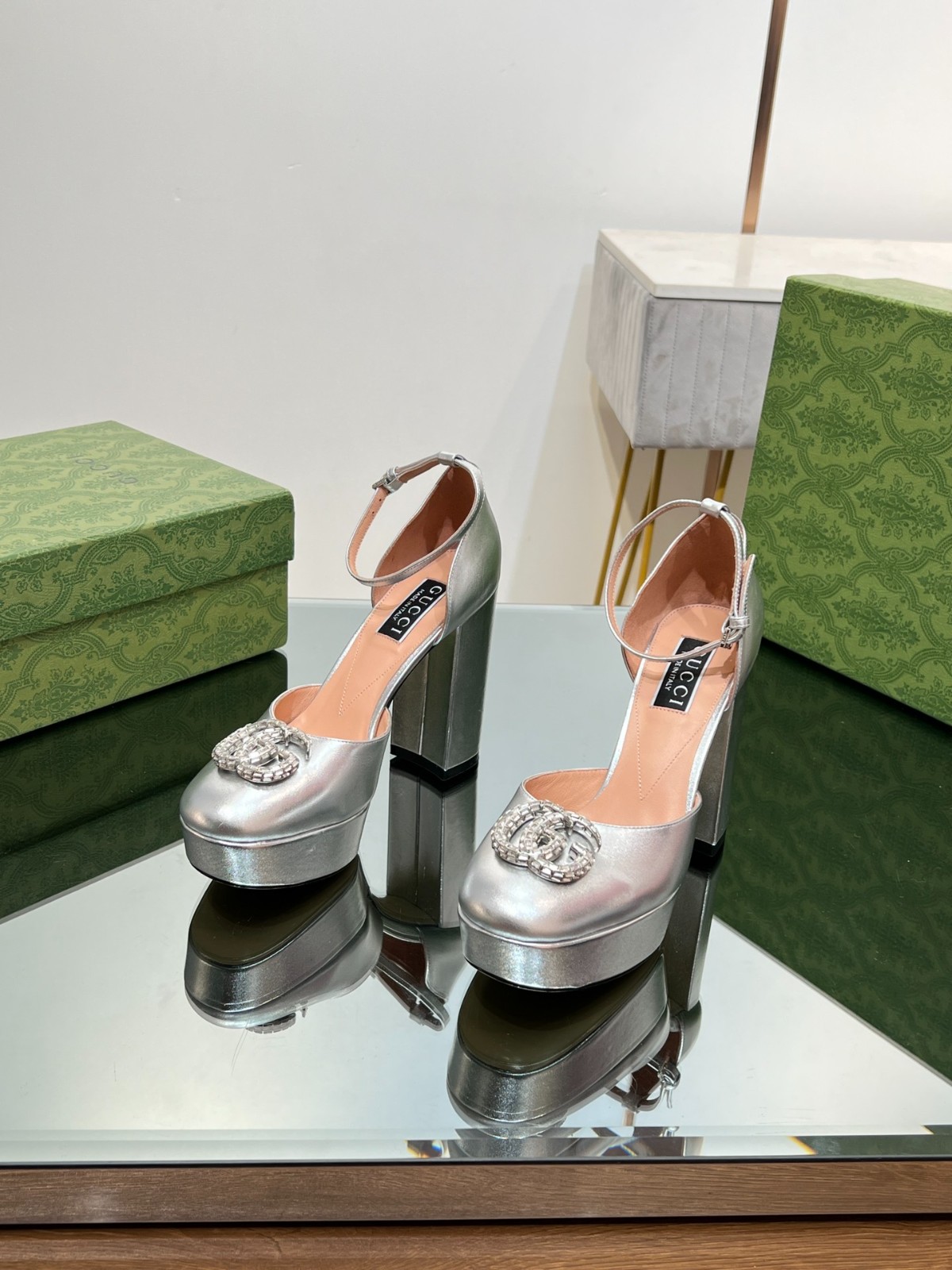 004 40123130 SIZE 35-46