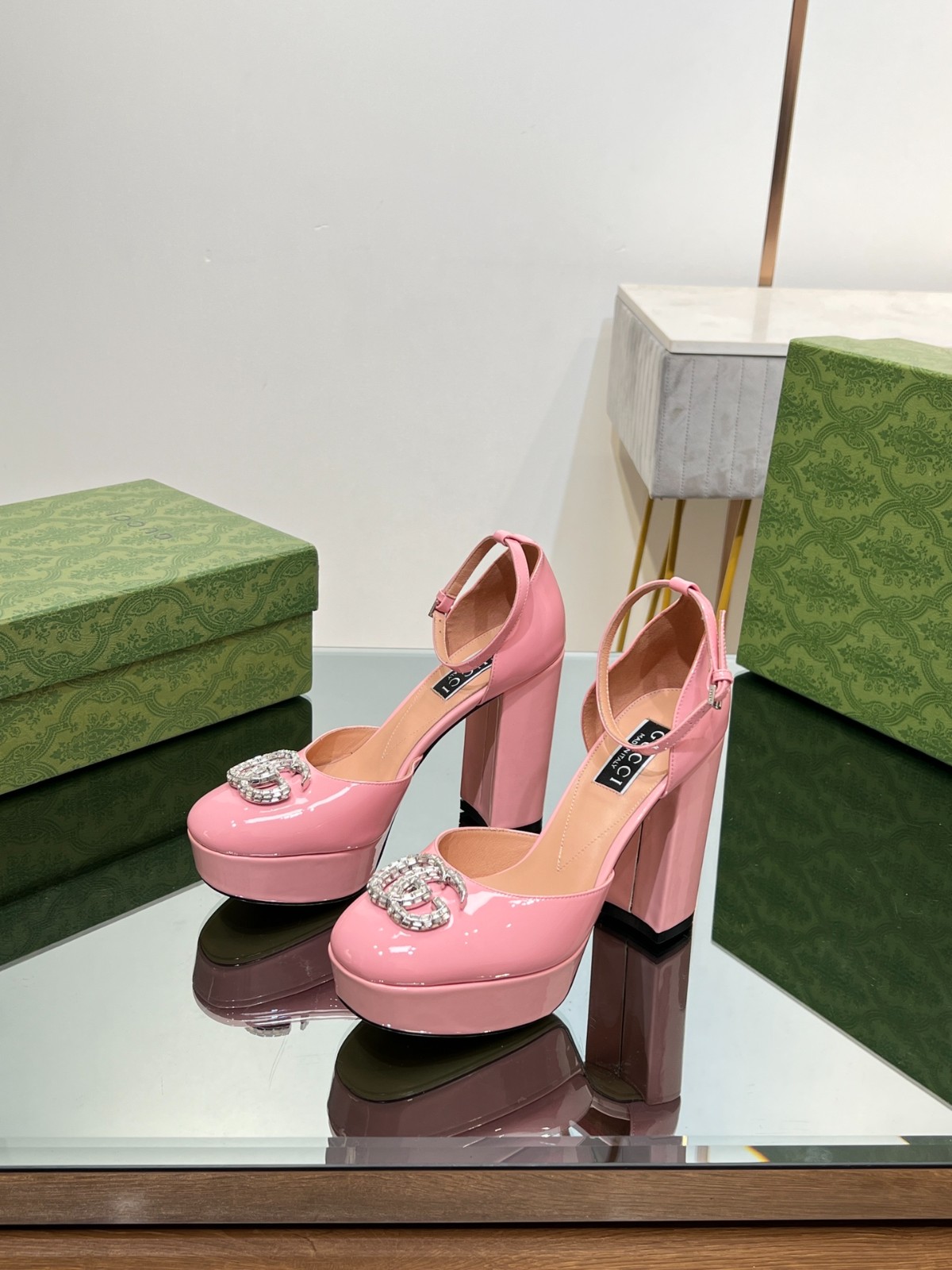 003 40123130 SIZE 35-46