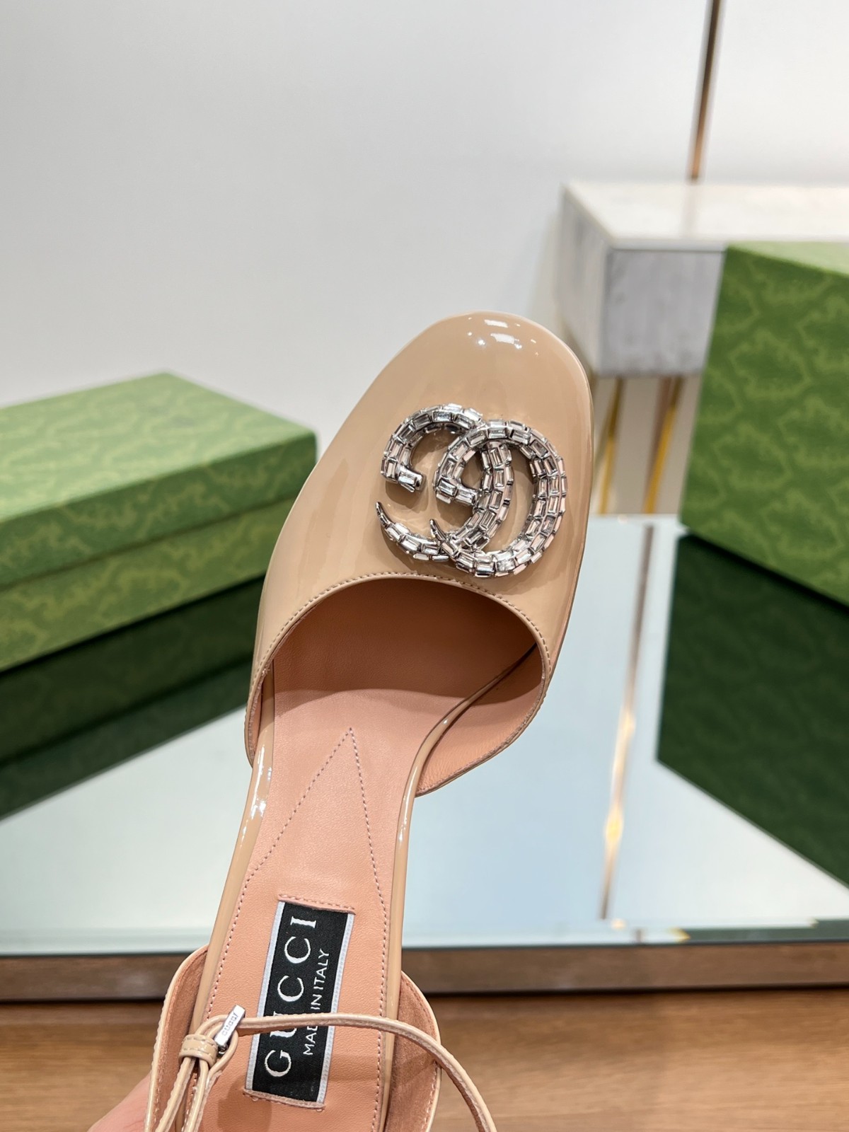 002 40123130 SIZE 35-46