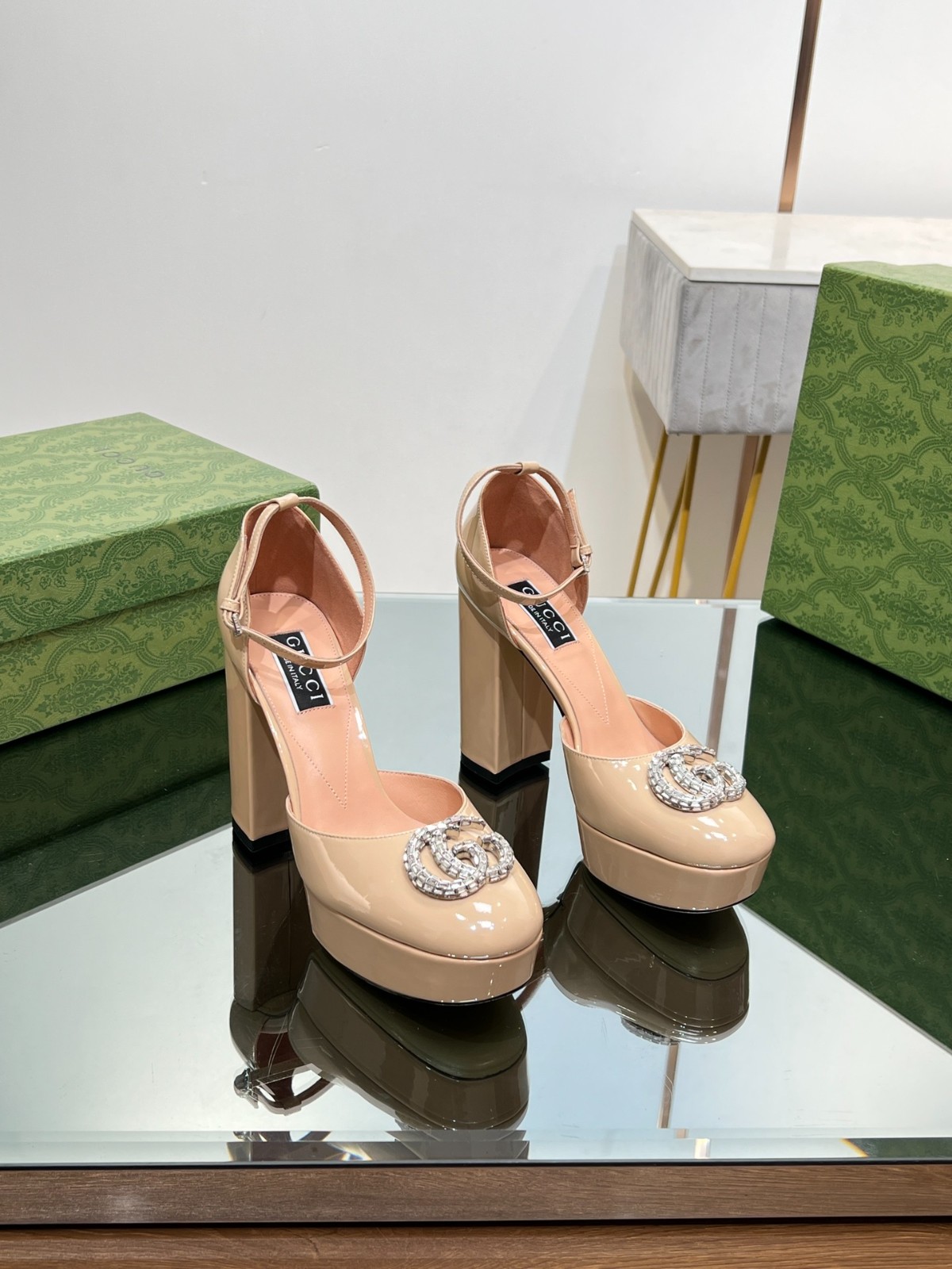 002 40123130 SIZE 35-46