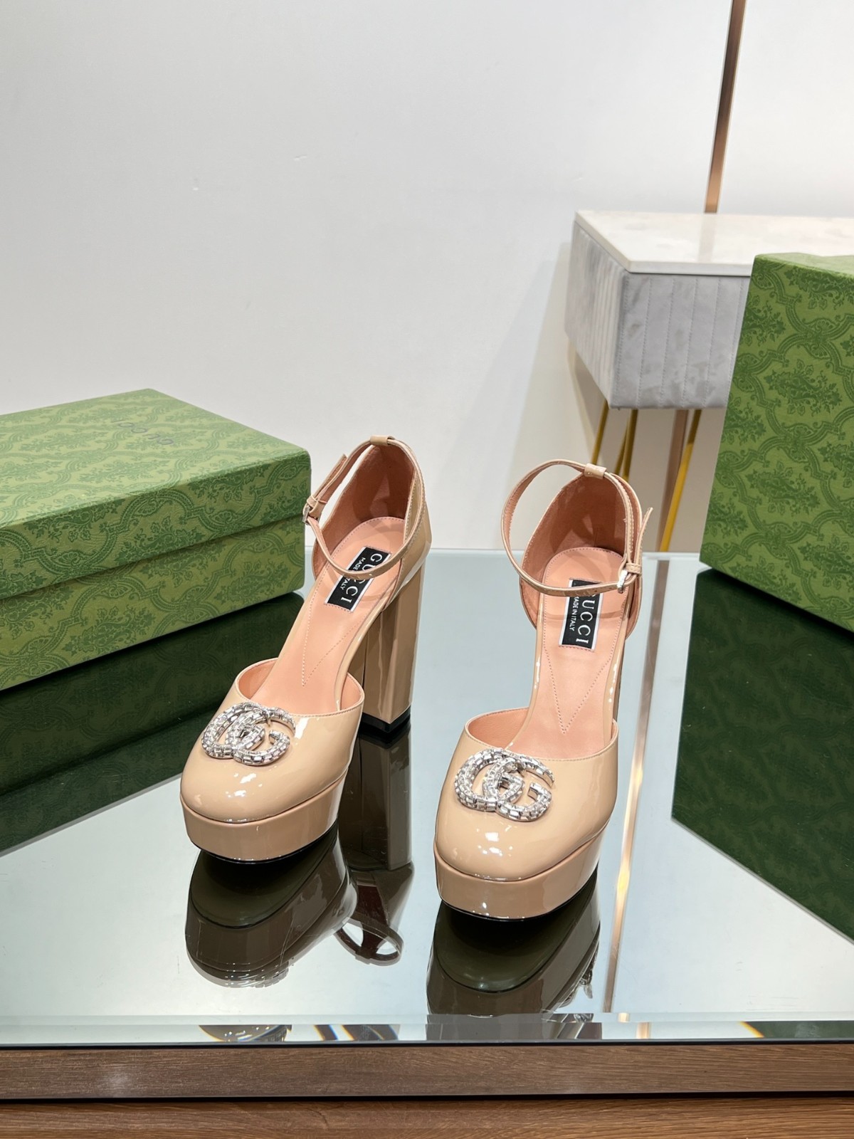 002 40123130 SIZE 35-46
