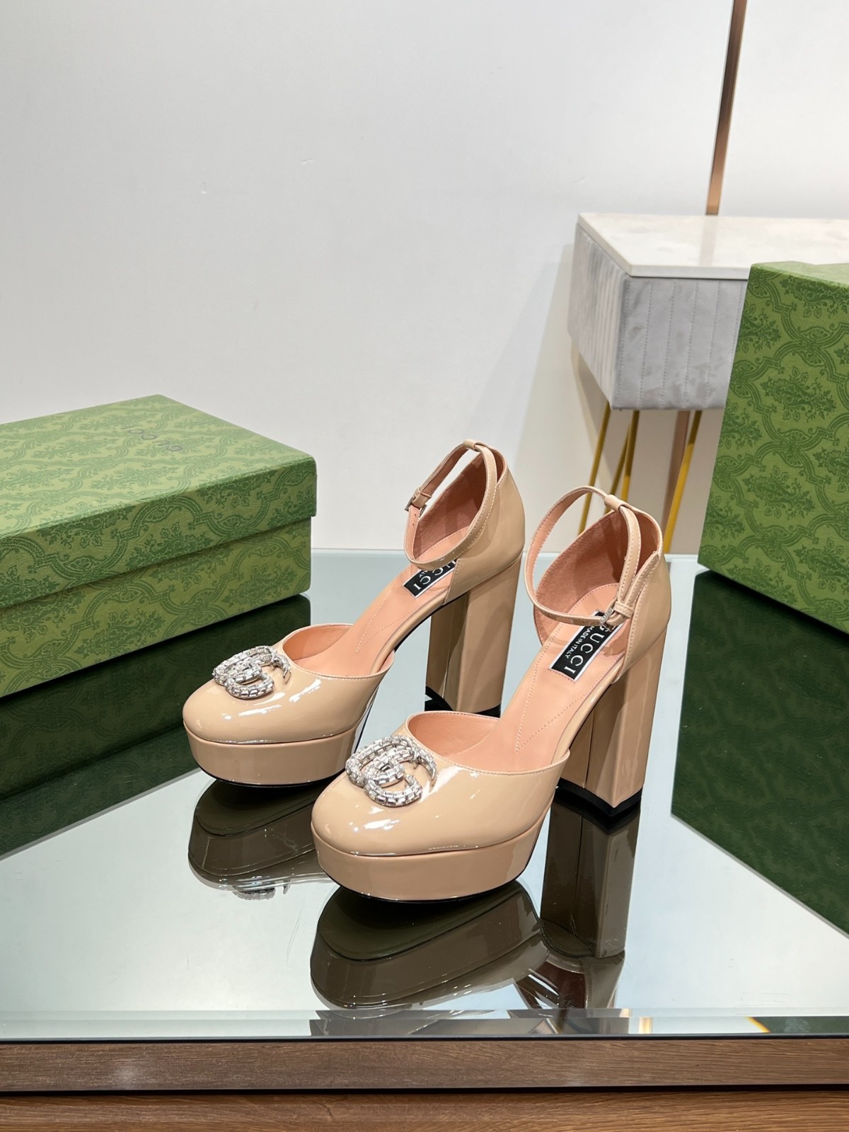 002 40123130 SIZE 35-46