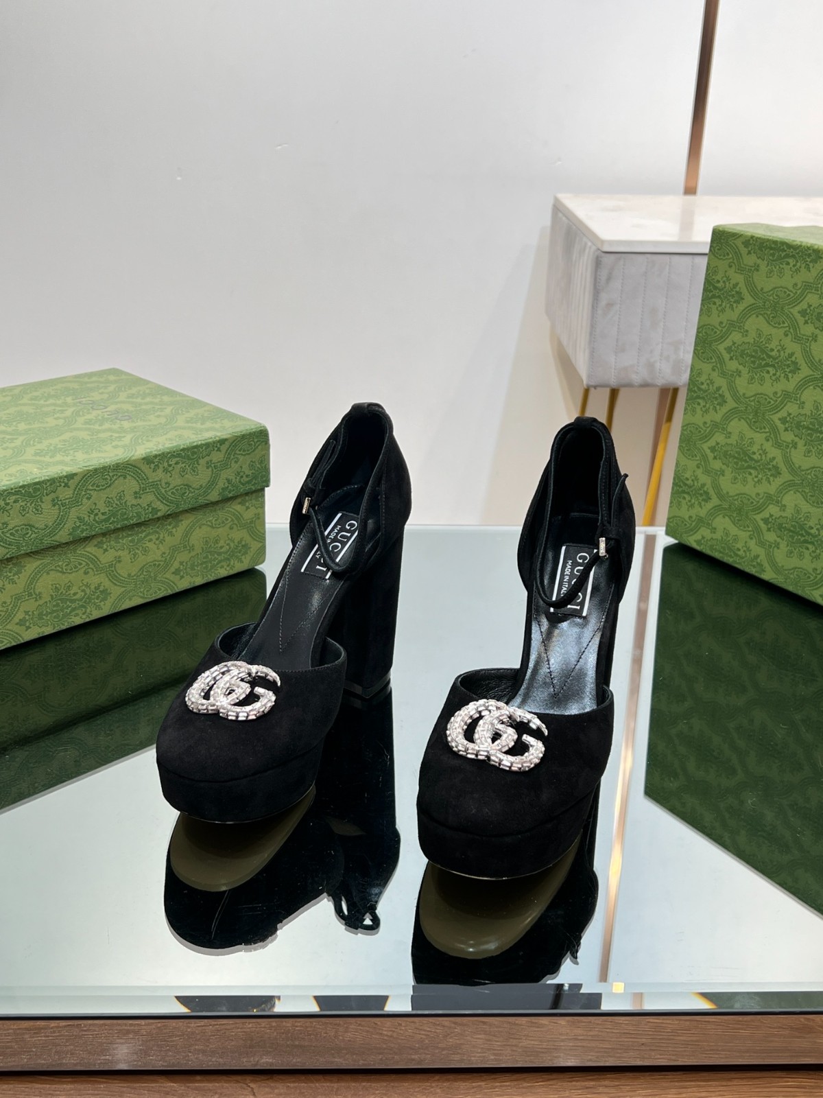 001 40123130 SIZE 35-46