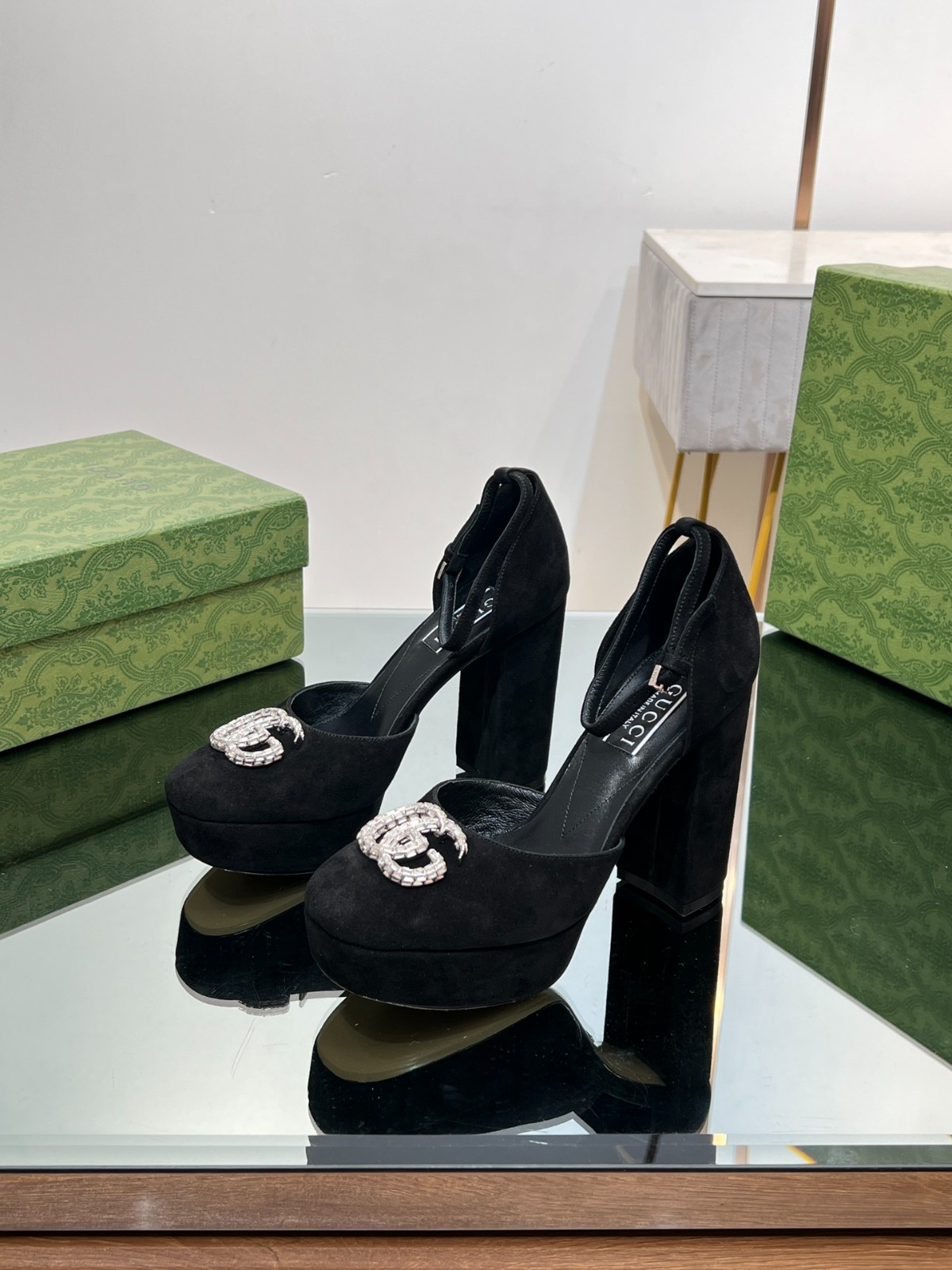001 40123130 SIZE 35-46