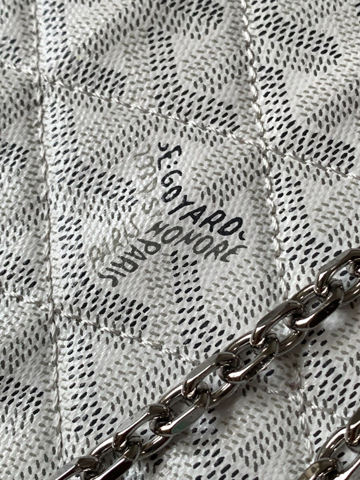 111 65123185 (15 x 4.5 x 24 cm)