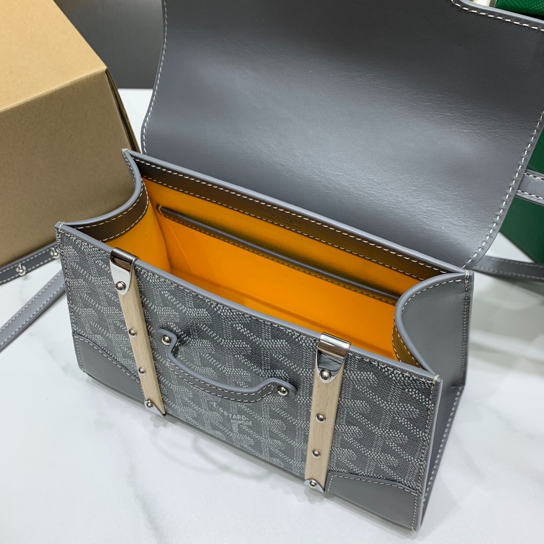 056 75123208 （21×9×14cm）