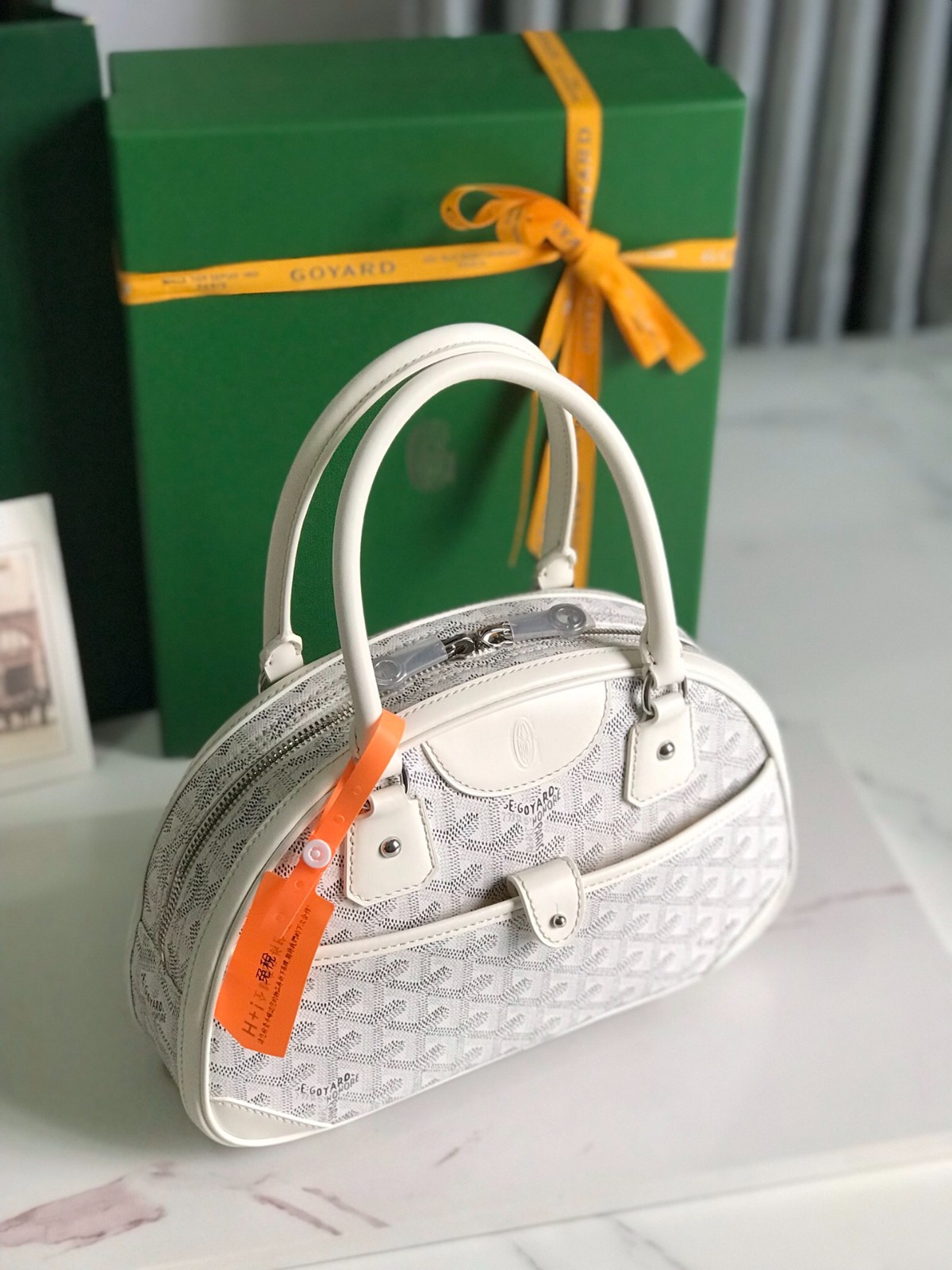 001 76123210（26×17×8cm）