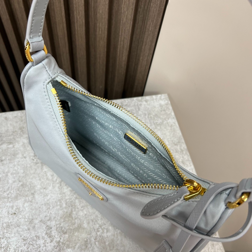 029 32123152 size 22x18x6.5cm