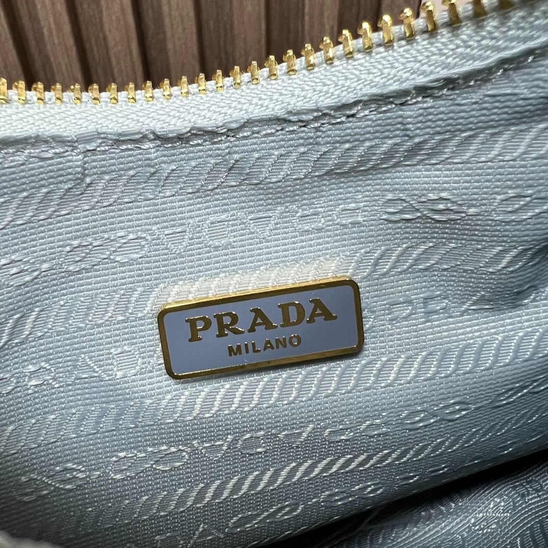 029 32123152 size 22x18x6.5cm