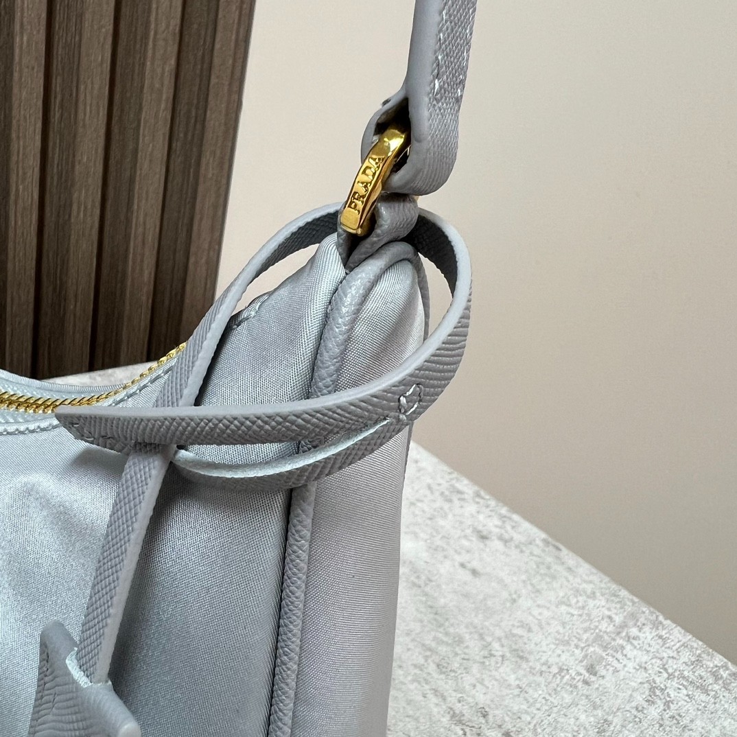 029 32123152 size 22x18x6.5cm
