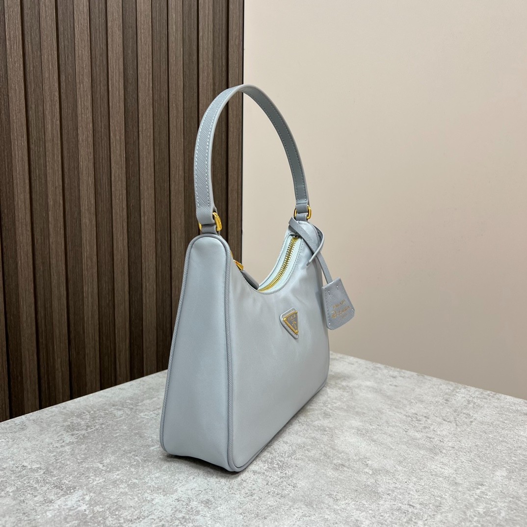029 32123152 size 22x18x6.5cm