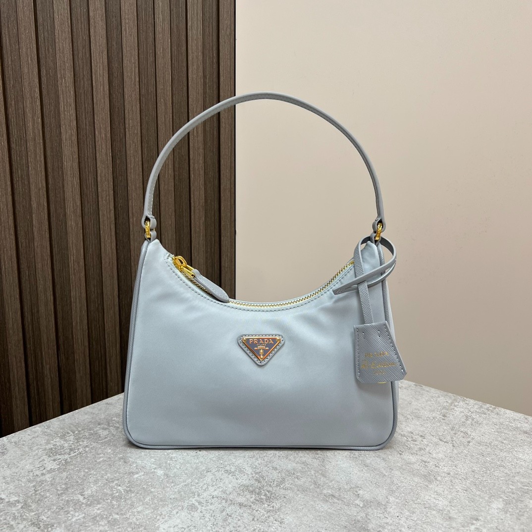 029 32123152 size 22x18x6.5cm