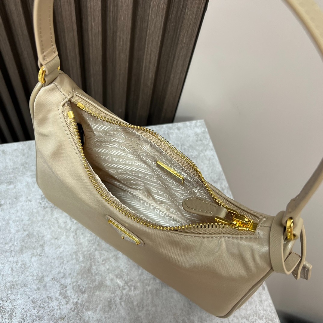028 32123152 size 22x18x6.5cm