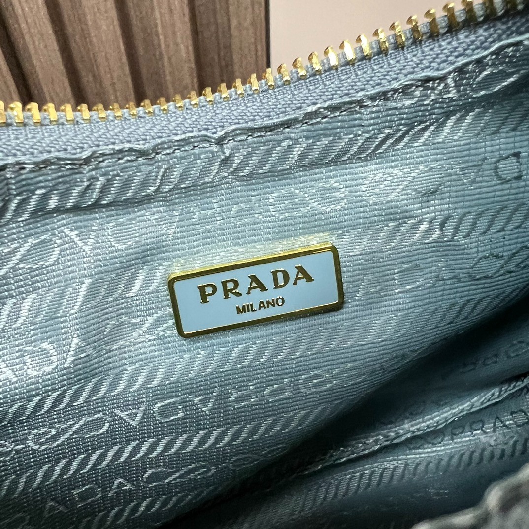 026 32123152 size 22x18x6.5cm