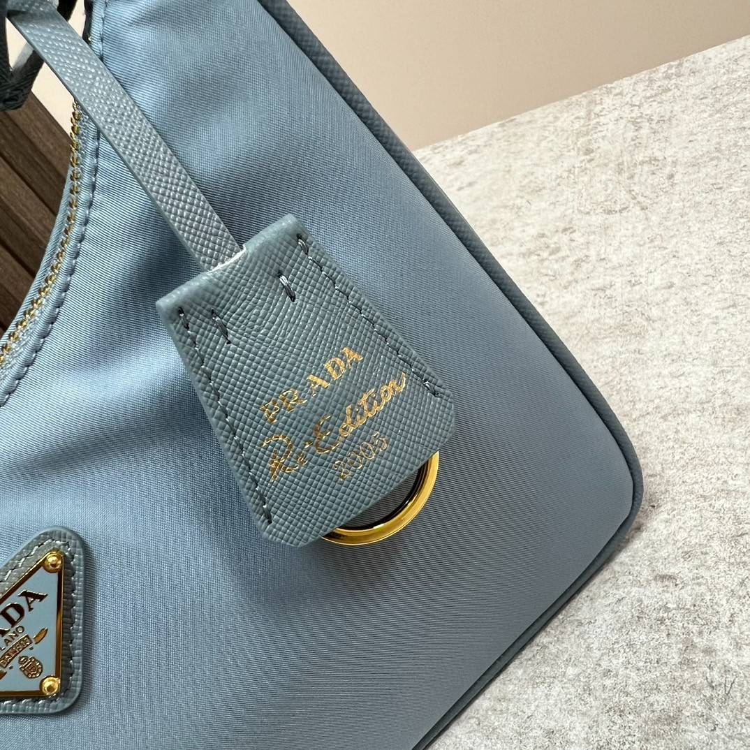 026 32123152 size 22x18x6.5cm