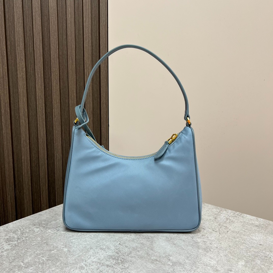 026 32123152 size 22x18x6.5cm