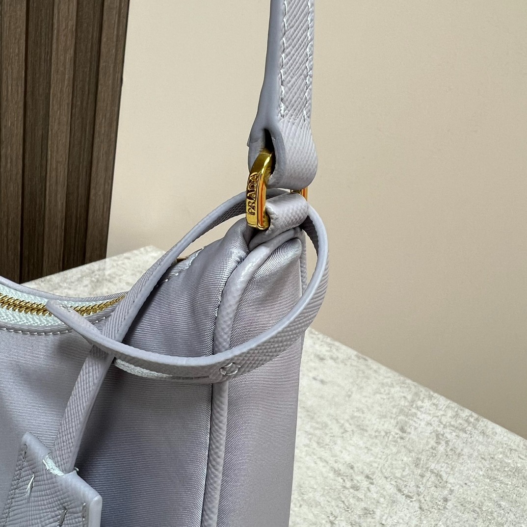 025 32123152 size 22x18x6.5cm