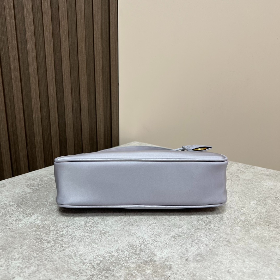 025 32123152 size 22x18x6.5cm