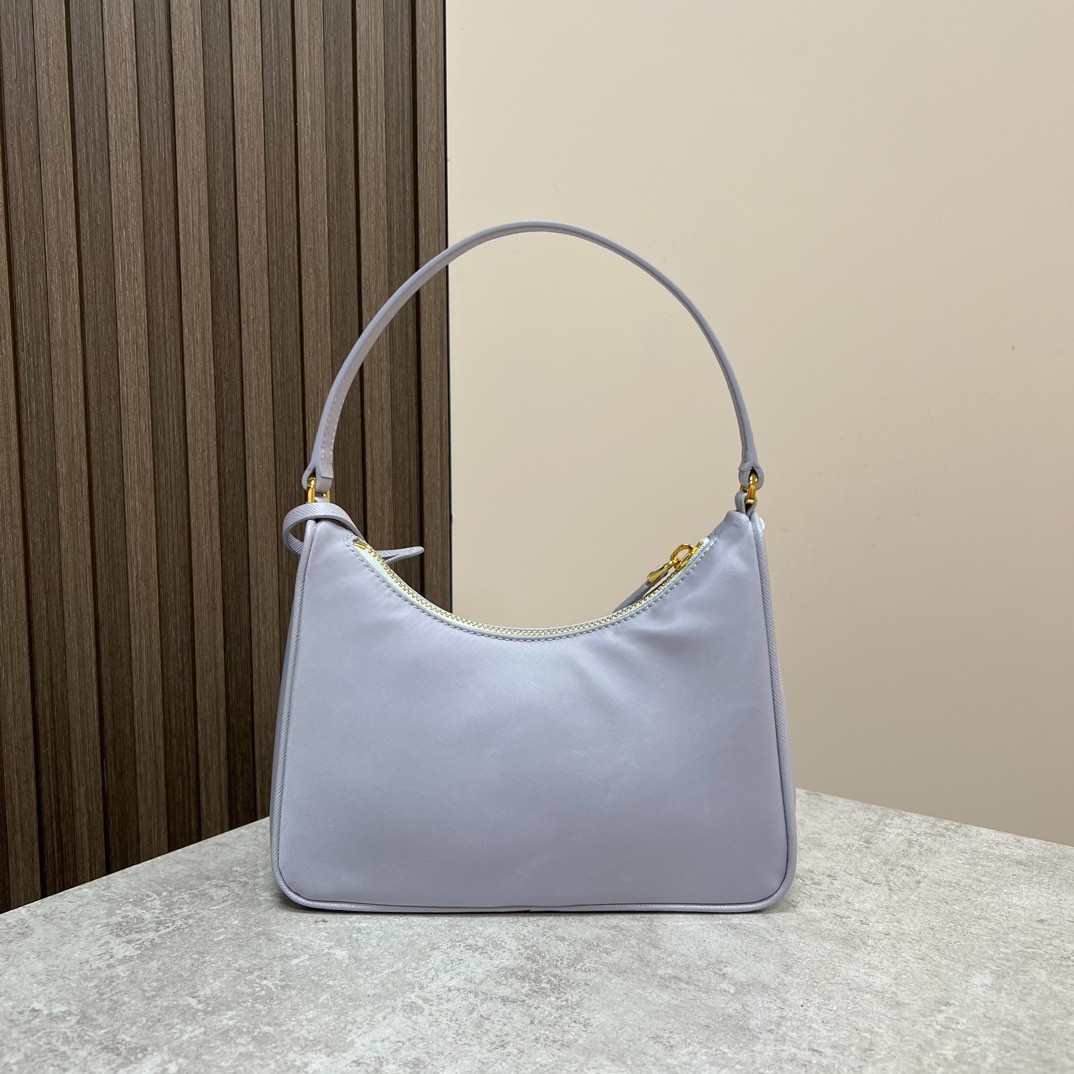025 32123152 size 22x18x6.5cm