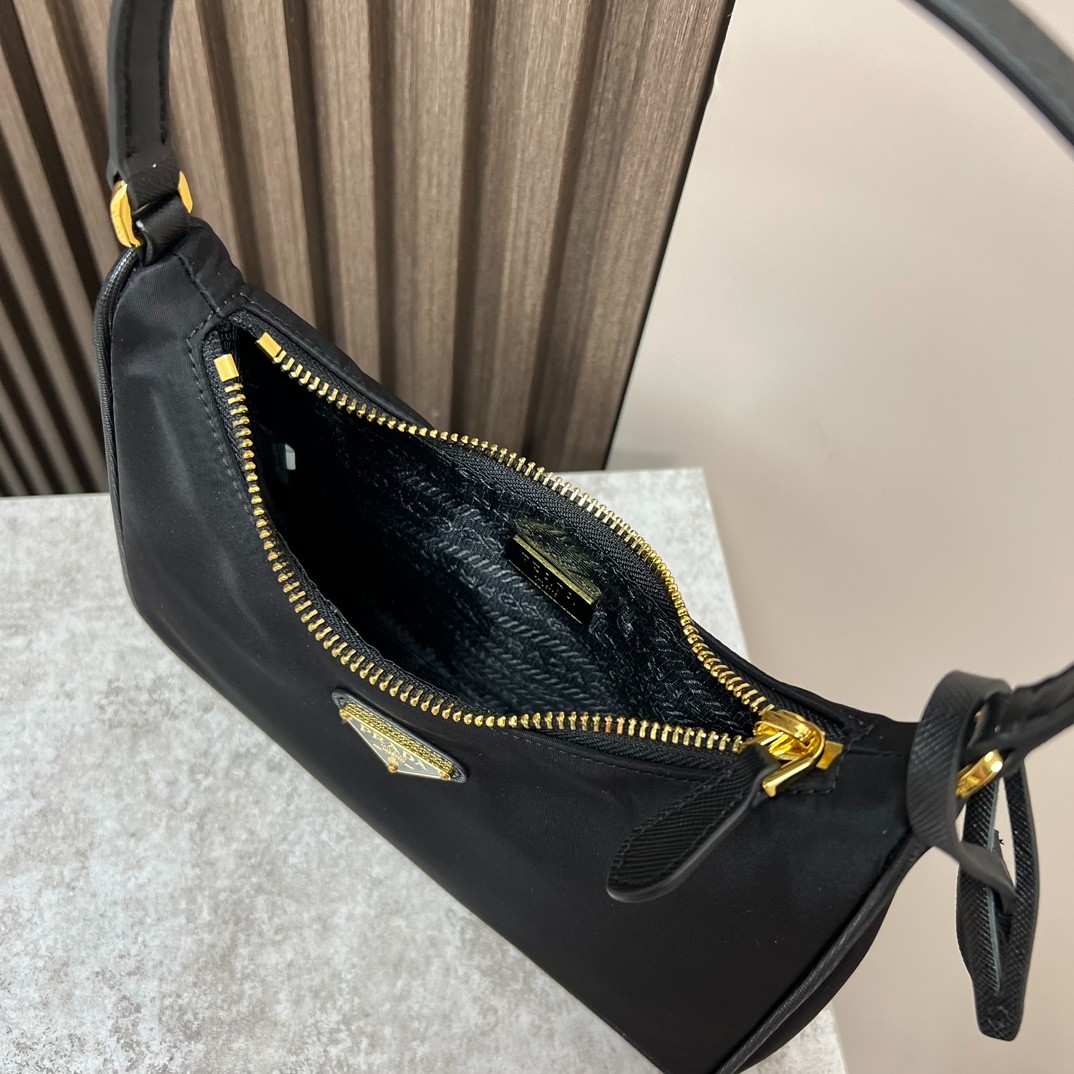 023 32123152 size 22x18x6.5cm