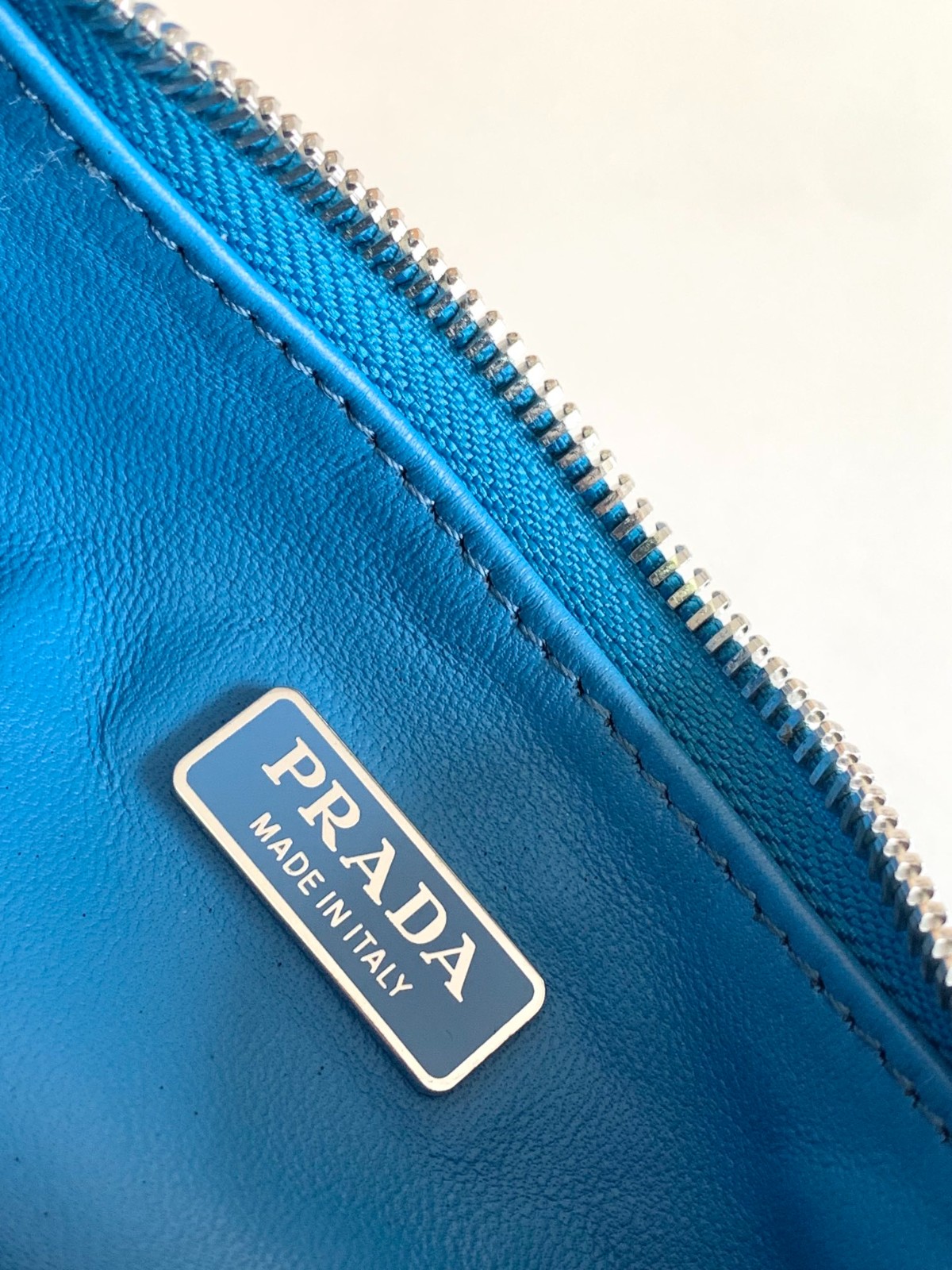 009 62123202 size 22x18x6.5cm