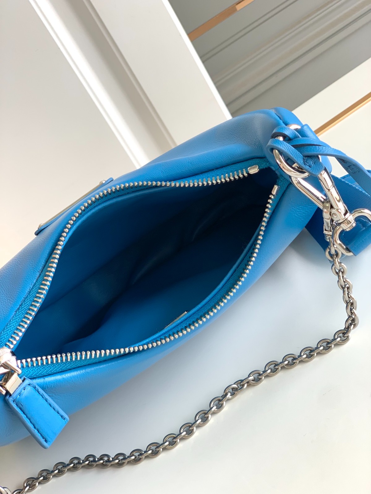 009 62123202 size 22x18x6.5cm