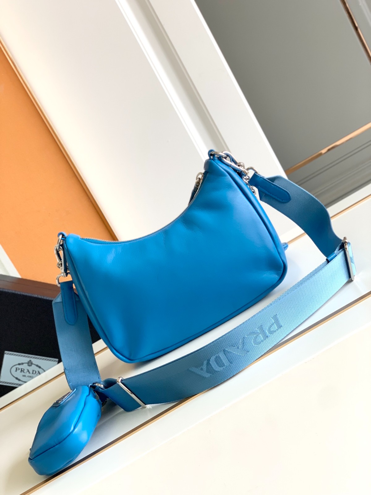 009 62123202 size 22x18x6.5cm