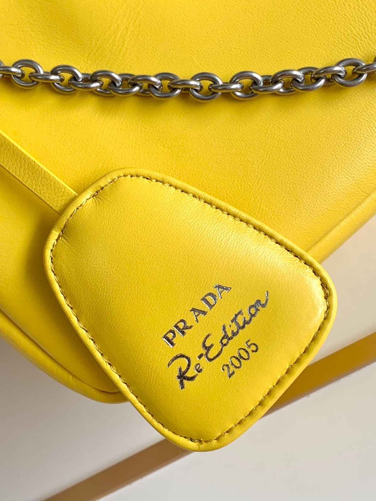 007 62123202 size 22x18x6.5cm