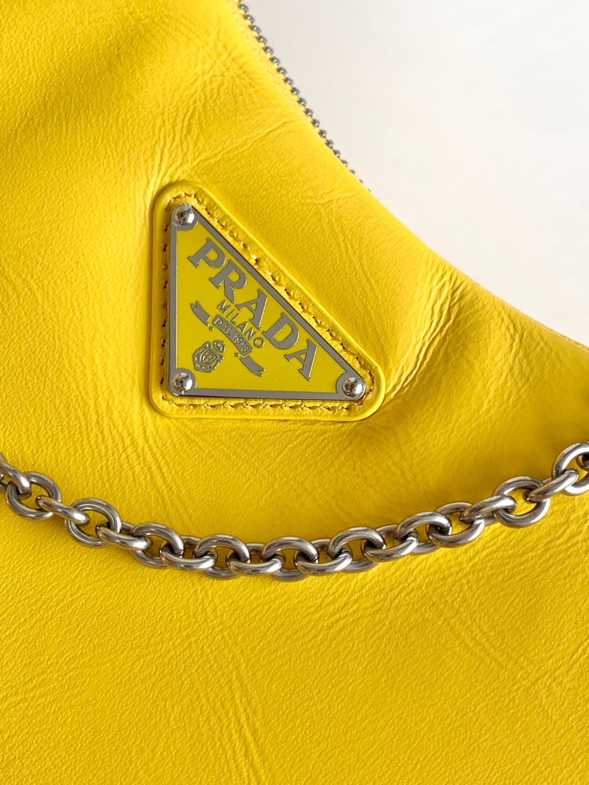 007 62123202 size 22x18x6.5cm