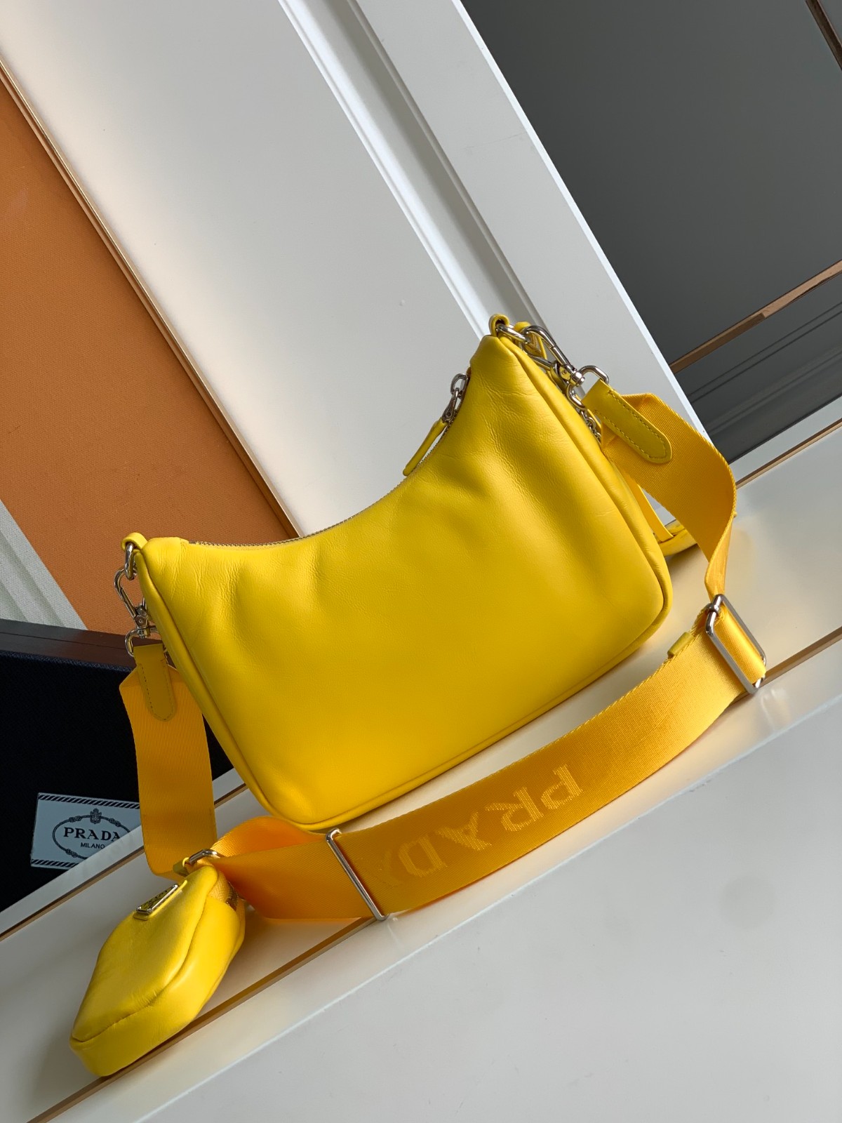 007 62123202 size 22x18x6.5cm